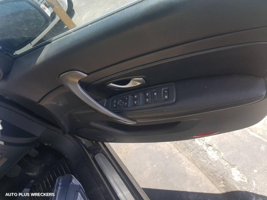 2011 Renault Latitude Left Front Door