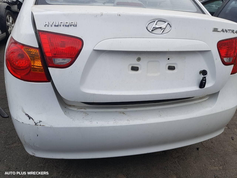 2008 Hyundai Elantra Left Taillight
