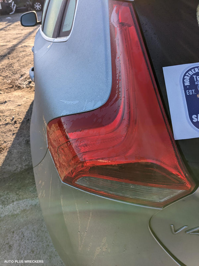 2016 Volvo S40 Left Front Door Window
