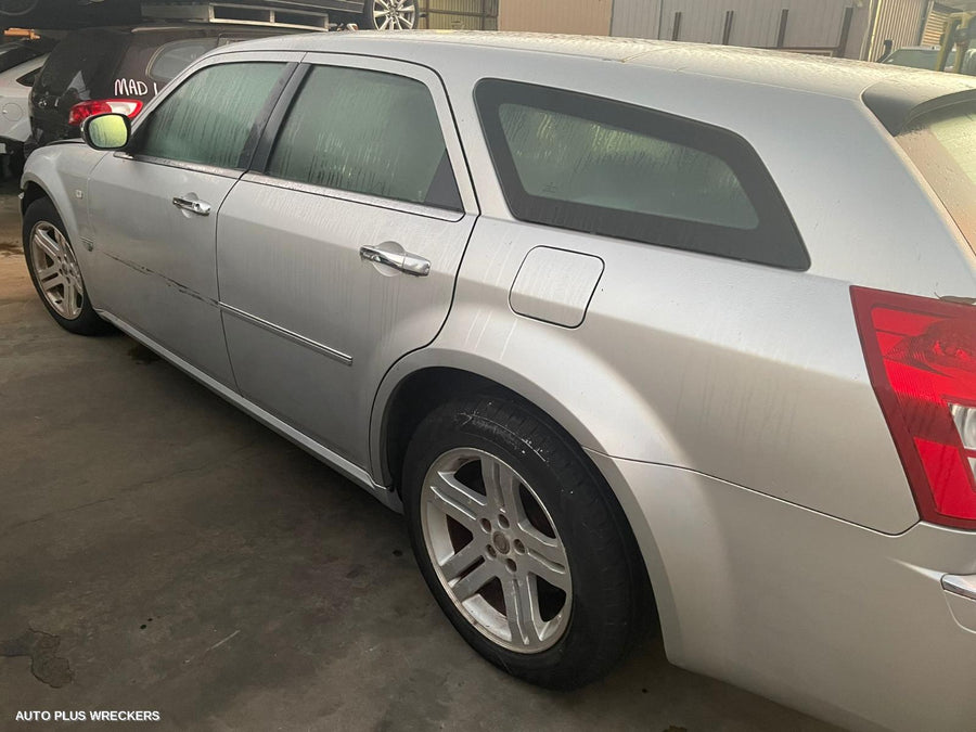 2006 Chrysler 300c Left Front Door Window