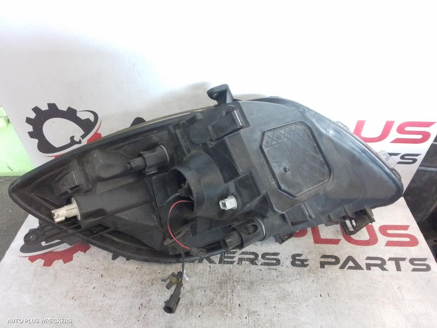 2006 Toyota Yaris Right Headlamp