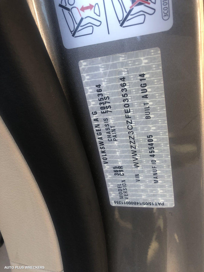 2014 Volkswagen Passat Left Taillight