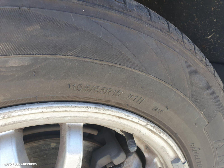 2010 Toyota Prius Right Rear Door Sliding