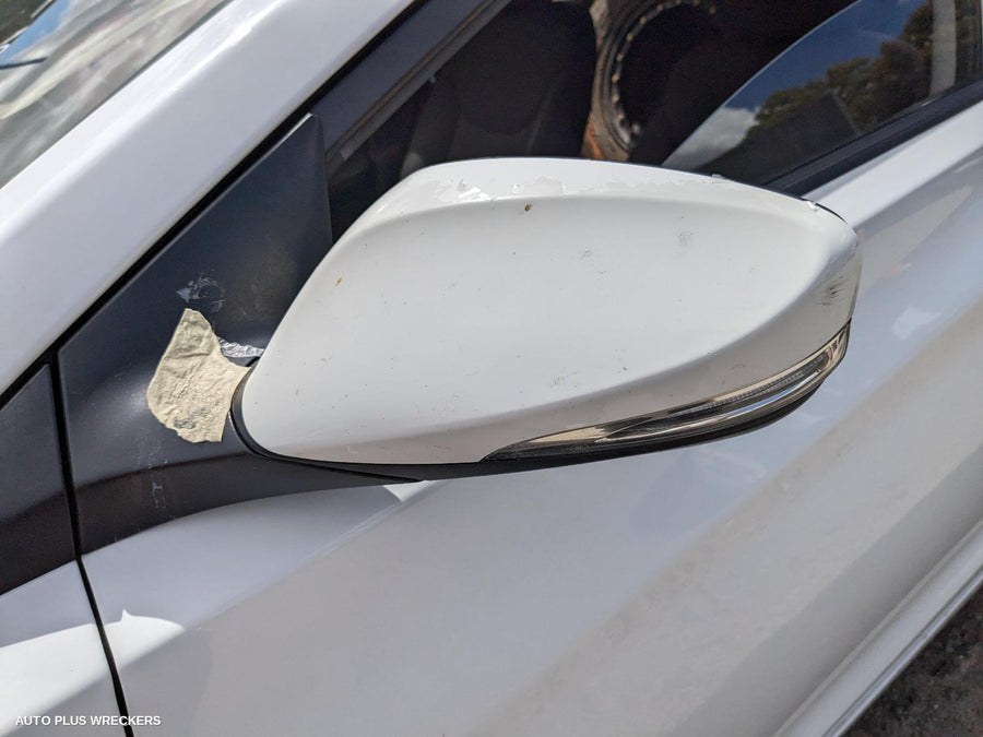 2011 Hyundai Elantra Rear Garnish