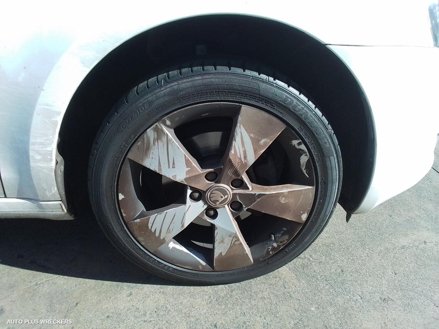 2014 Skoda Octavia Right Front Door Window