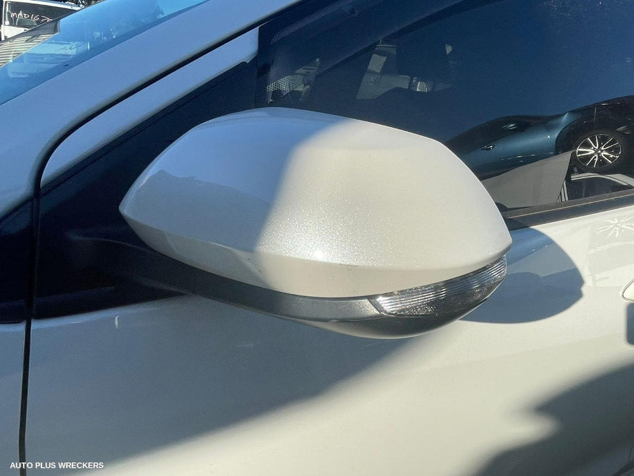 2021 Toyota Yaris Left Front Window Reg Motor