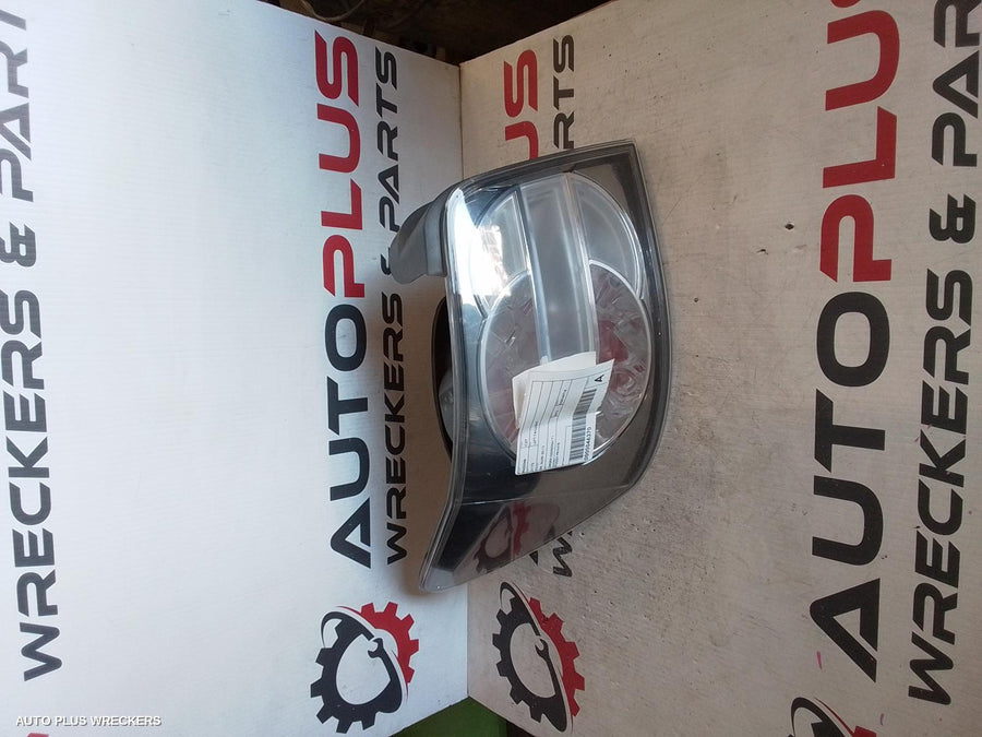 2010 Mazda Cx7 Left Taillight