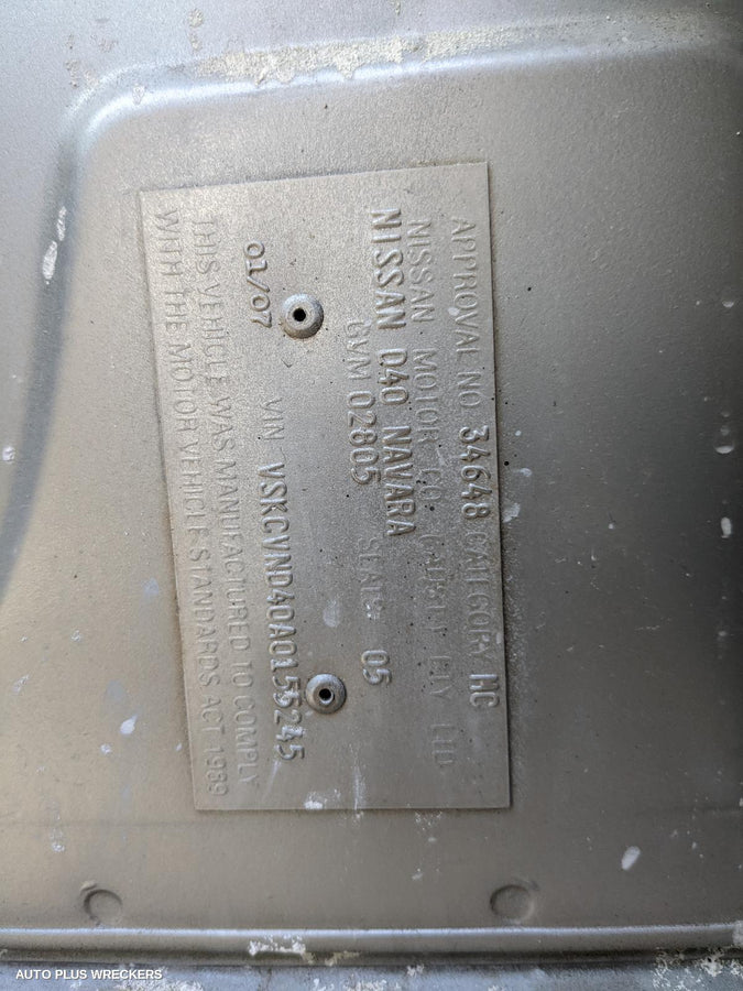 2007 Nissan Navara Right Guard