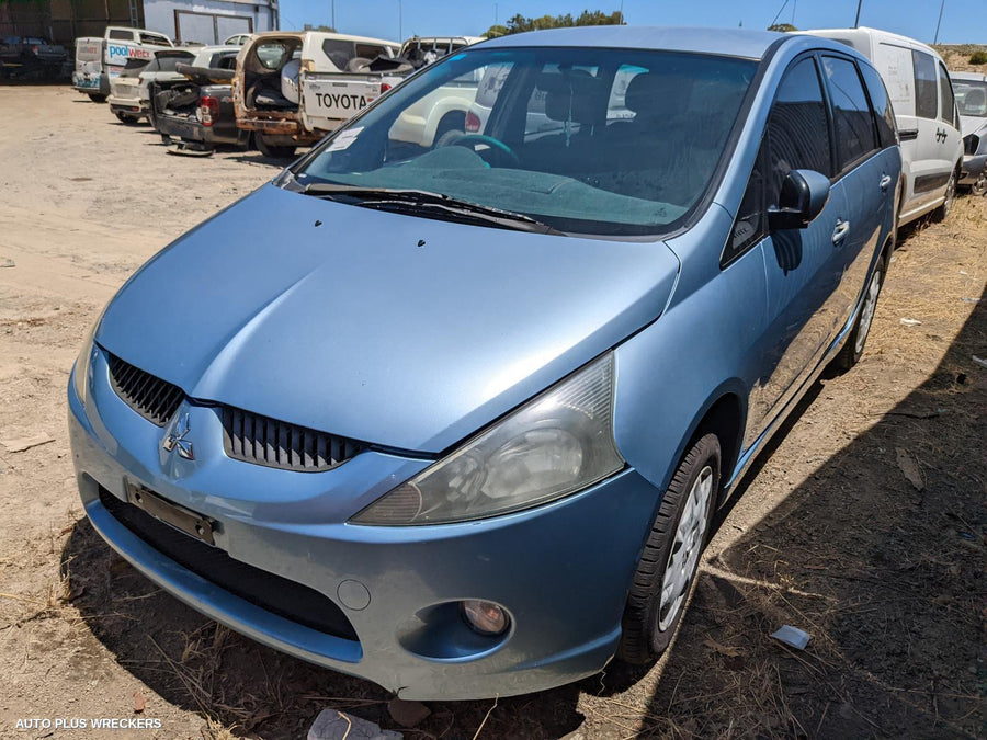 2005 Mitsubishi Grandis Bonnet