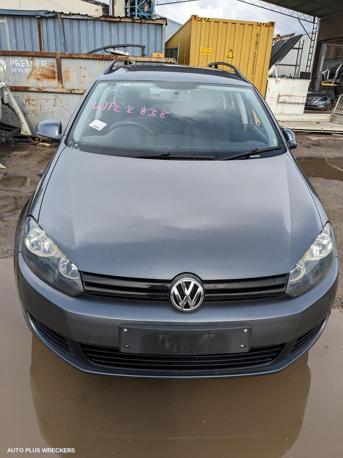 2010 Volkswagen Golf Column