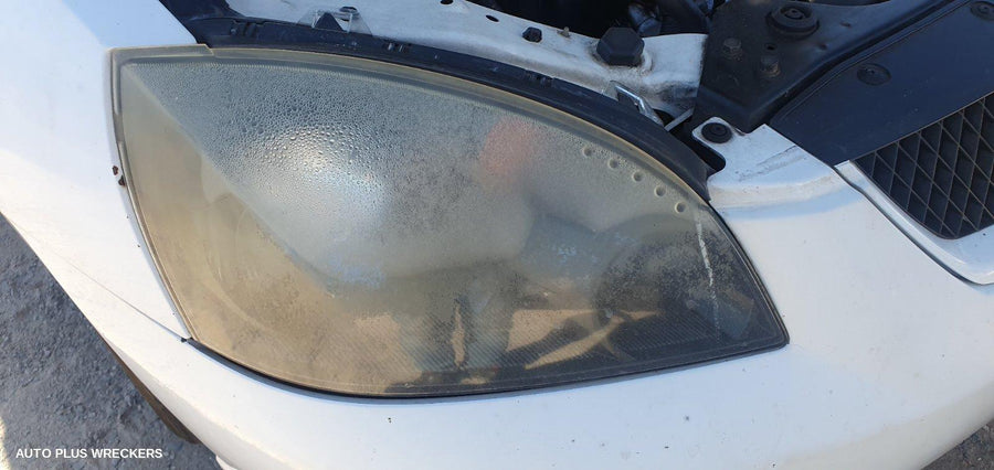 2006 Mitsubishi 380 Left Headlamp