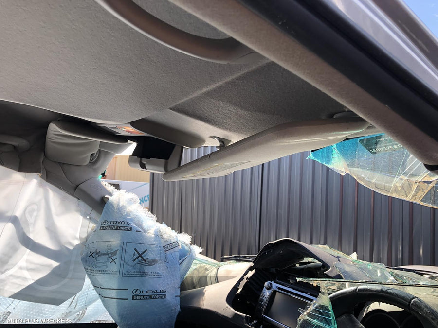 2015 Toyota Hilux Sunvisor