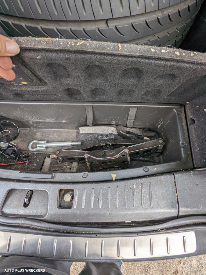 2007 Holden Captiva Left Rear Door Window