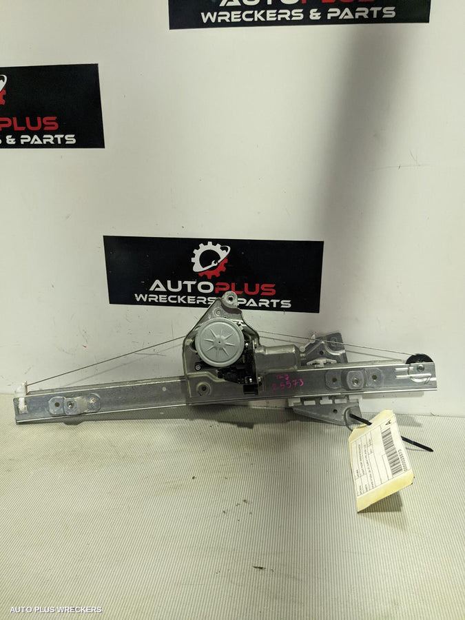 2012 Suzuki Vitara Right Front Window Reg Motor