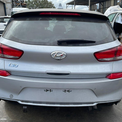 2017-2026 Hyundai I30 Console