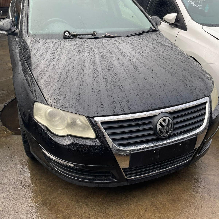 2006 Volkswagen Passat Right Guard