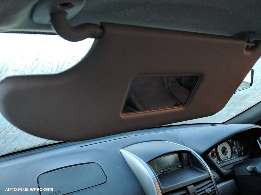 2006 Mitsubishi 380 Sunvisor
