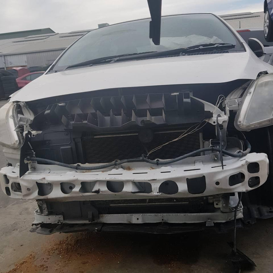 2006 Toyota Yaris Bonnet