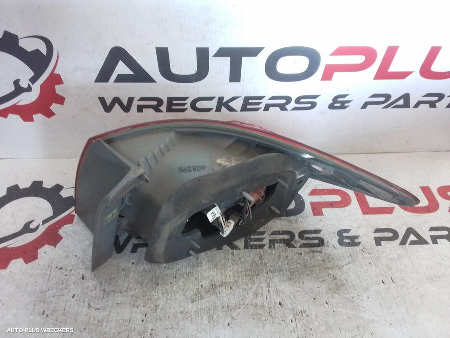 2006 Hyundai Elantra Left Taillight