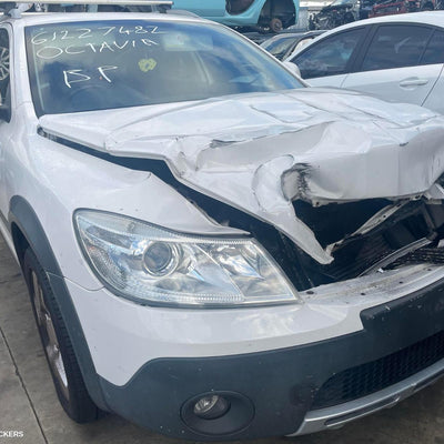 2010 Skoda Octavia Left Front Door