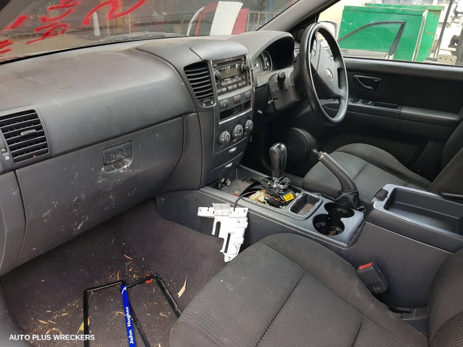 2008 Kia Sorento Right Guard