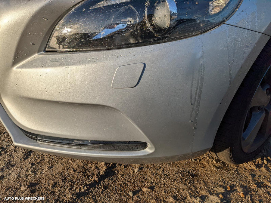 2016 Volvo S40 Left Front Door