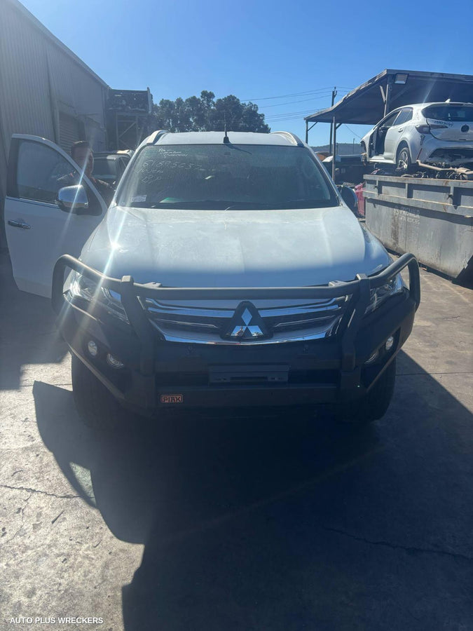 2015-2026 Mitsubishi Pajero Rear Garnish