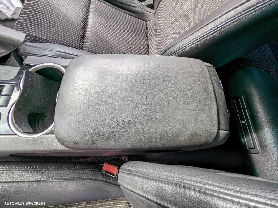 2013 Holden Commodore Left Front Hub Assembly