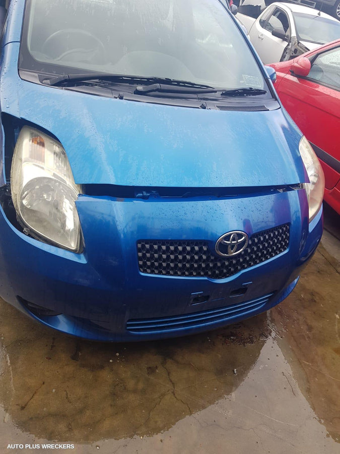 2008 Toyota Yaris Left Front Window Reg Motor
