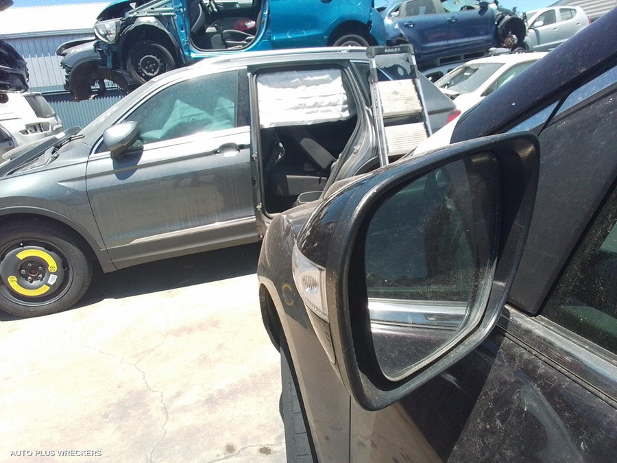 2010 Mazda Cx7 Left Guard Liner