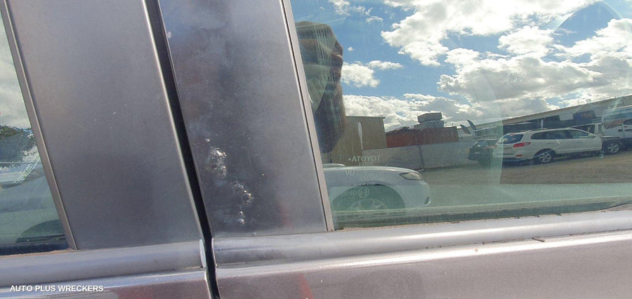 2007 Toyota Corolla Right Front Door