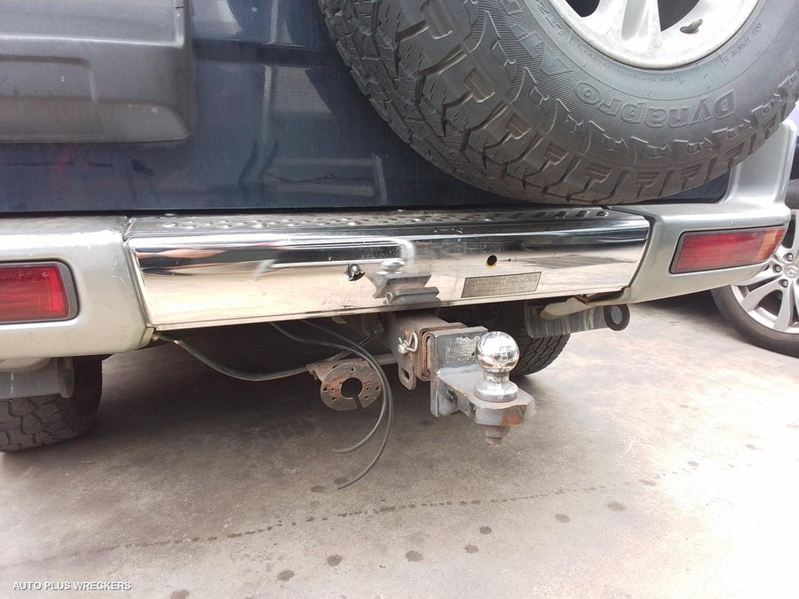 2001 Mitsubishi Pajero Left Front Door
