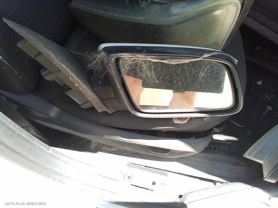 2006 Holden Commodore Left Rear Door Sliding
