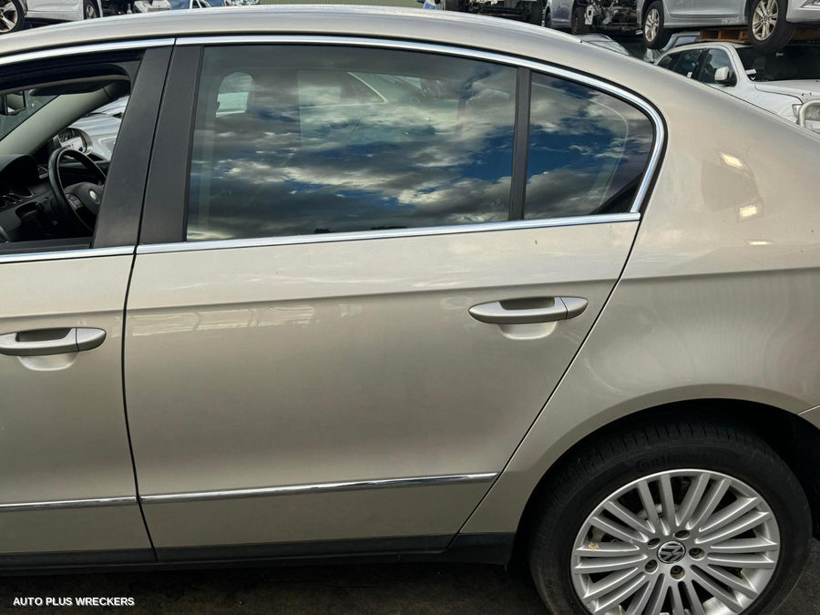 2006 Volkswagen Passat Grille