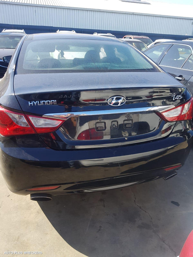 2010 HYUNDAI I45 LEFT REAR DOOR WINDOW
