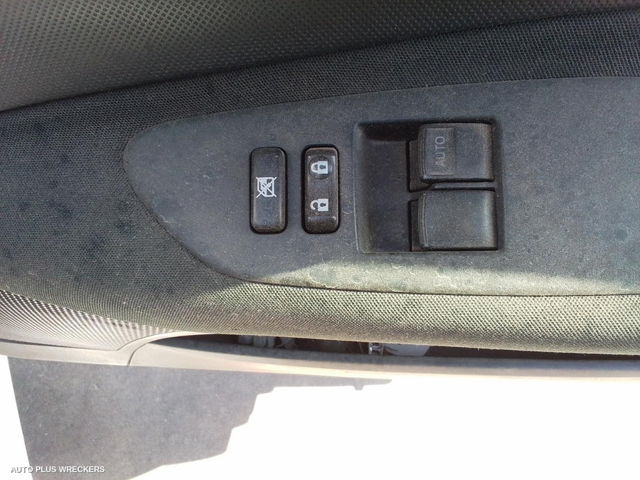 2007 Toyota Corolla Left Front Door
