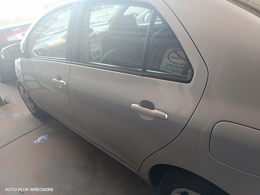 2009 Toyota Yaris Left Rear Door Window