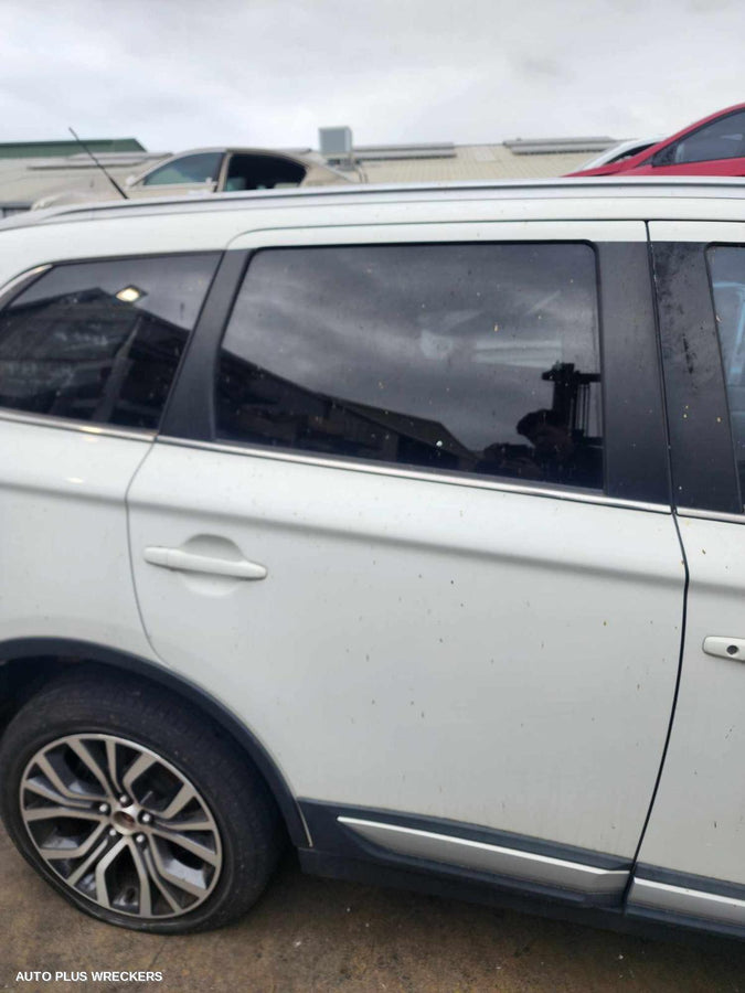 2015-2021 Mitsubishi Outlander Headrest