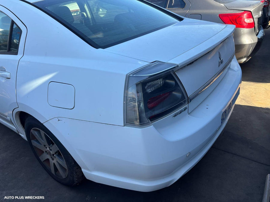 2007 Mitsubishi 380 Rear Spoiler