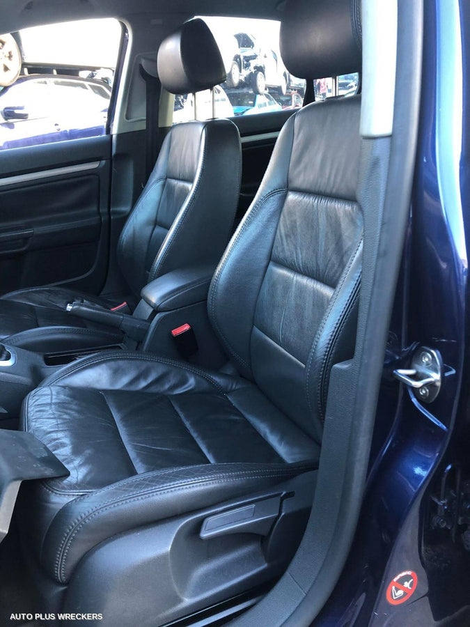 2006 Volkswagen Jetta Left Front Door