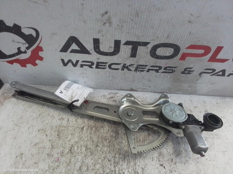2005-2011 Toyota Yaris Right Front Window Reg Motor
