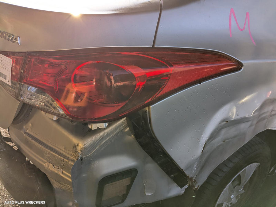 2012 Hyundai Elantra Right Taillight