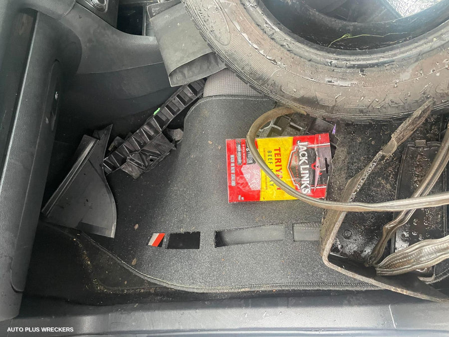 2009 Volkswagen Golf Parcel Shelf