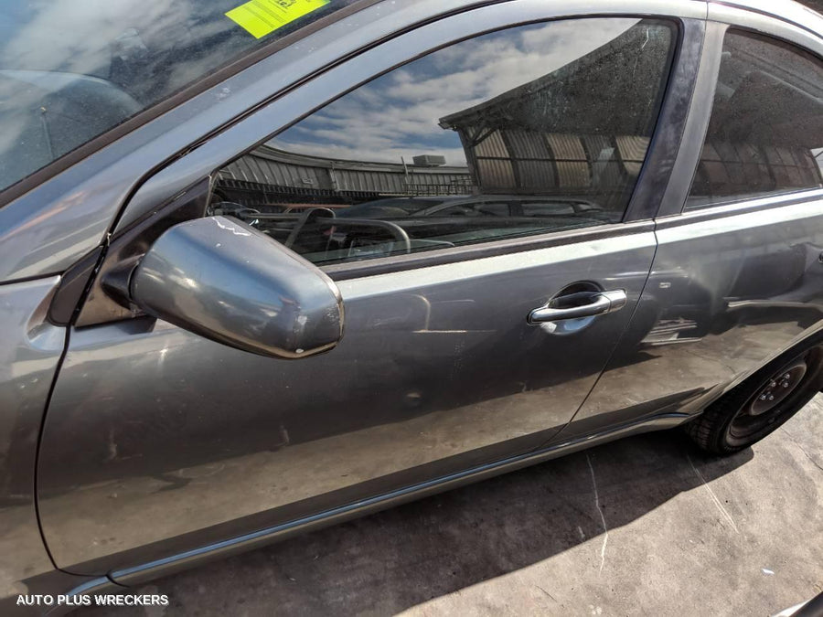 2007 Mitsubishi 380 Right Front Door