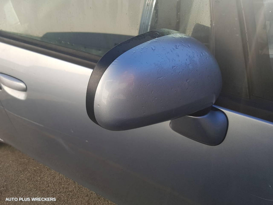 2002-2005 Mitsubishi Colt Right Taillight