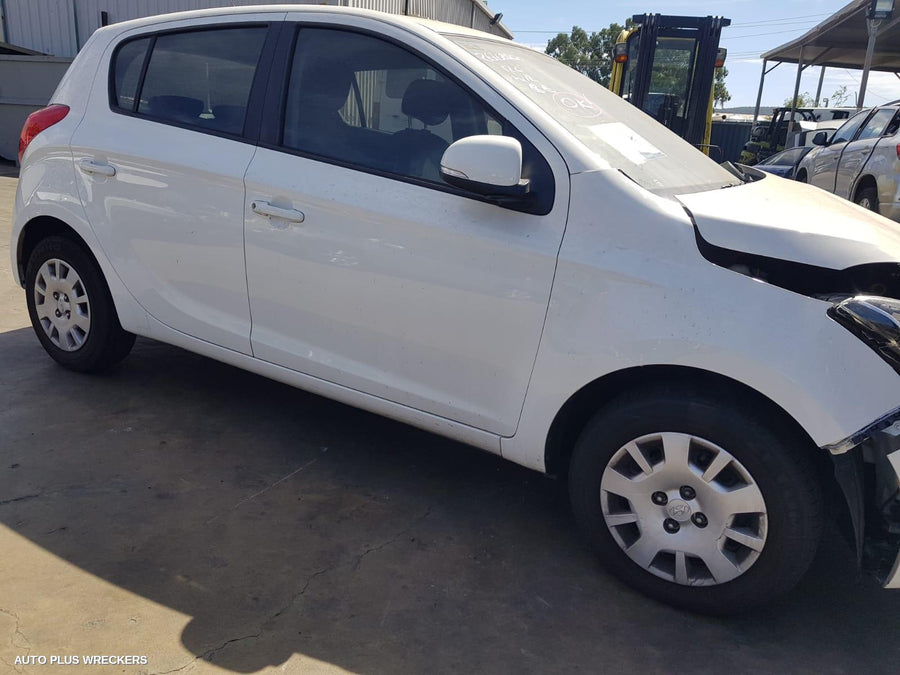 2014 Hyundai I20 Left Front Door Window