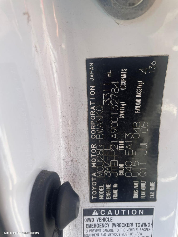 2005 TOYOTA KLUGER LEFT REAR DOOR SLIDING