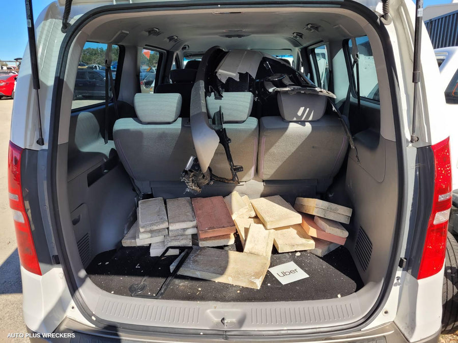 2018 Hyundai Iload/imax Right Guard