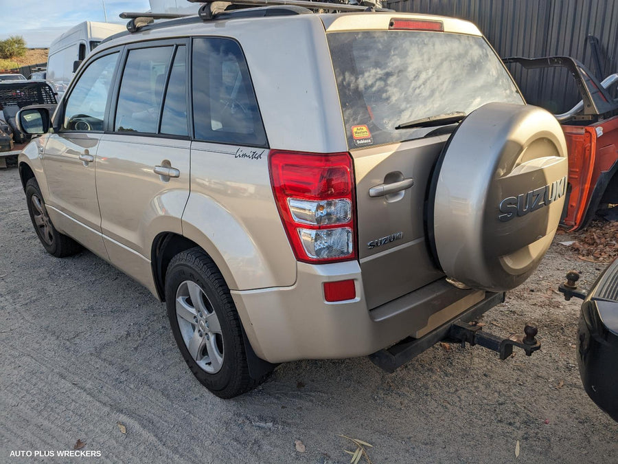 2006 Suzuki Vitara Headrest