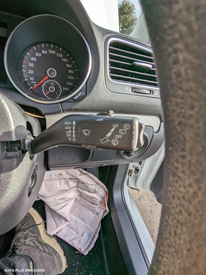 2011 VOLKSWAGEN GOLF LEFT REAR DOOR SLIDING